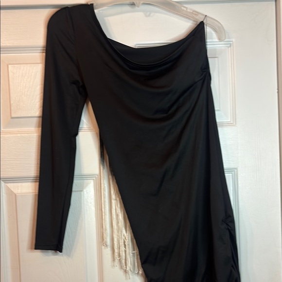 Chic Black and White Fringe Mini Dress One Sleeve Size L - Picture 3 of 5